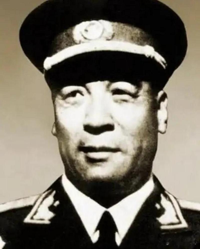 1955年,一位开国将领没赶上首次授衔,1956年1月25日才补授中将军衔。
