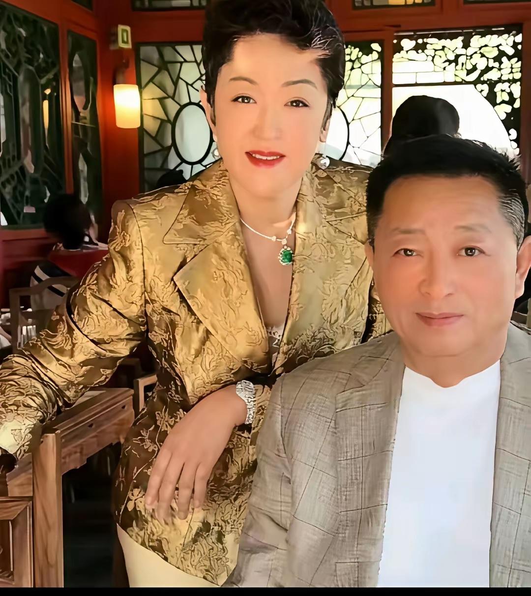 不是一家人不进一家门
还是跟第二任妻子有夫妻相