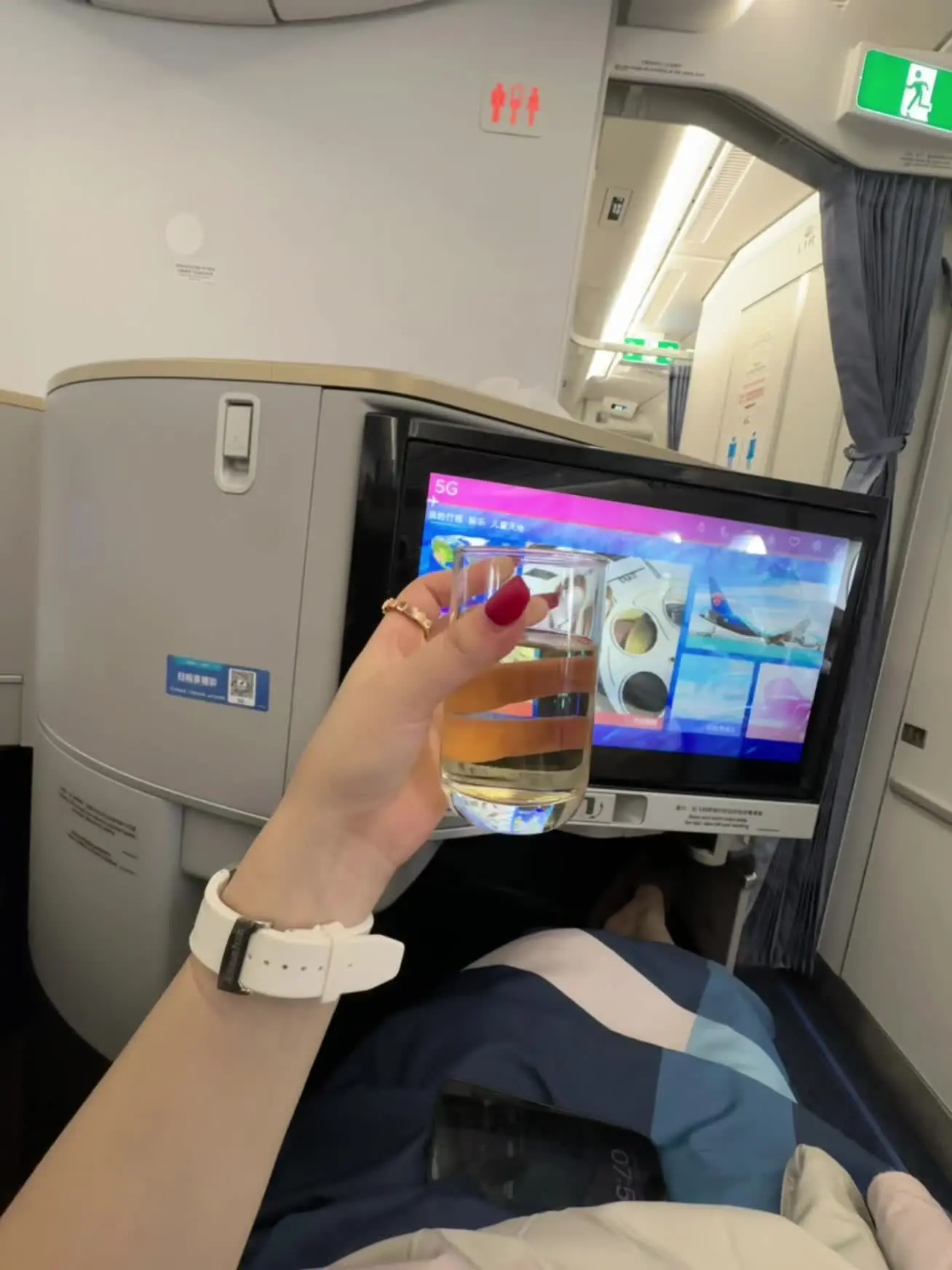 有一天你会来到小说中的A市，一句Can you speak Chine...