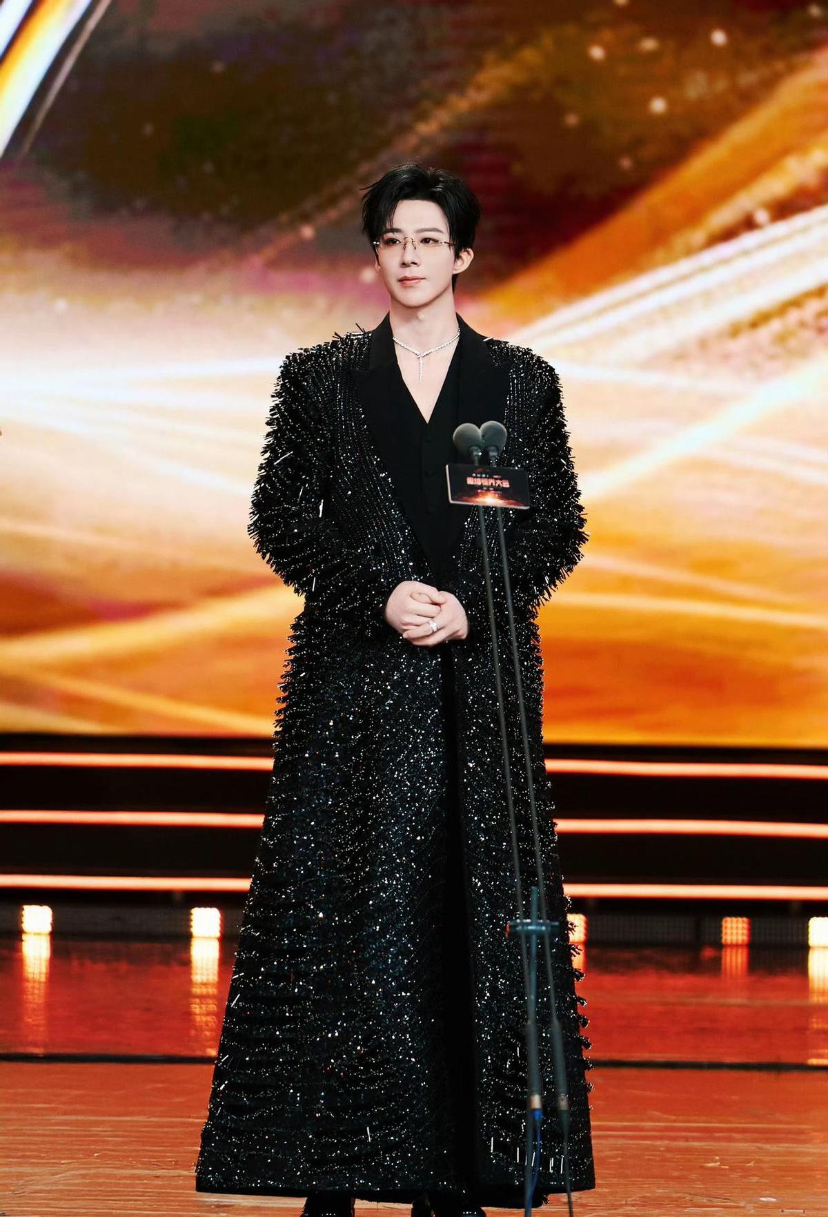 刘宇宁拿奖了，不是靠唱歌，是靠演戏。
《一念关山》里他不喊口号，眼神里有故事。