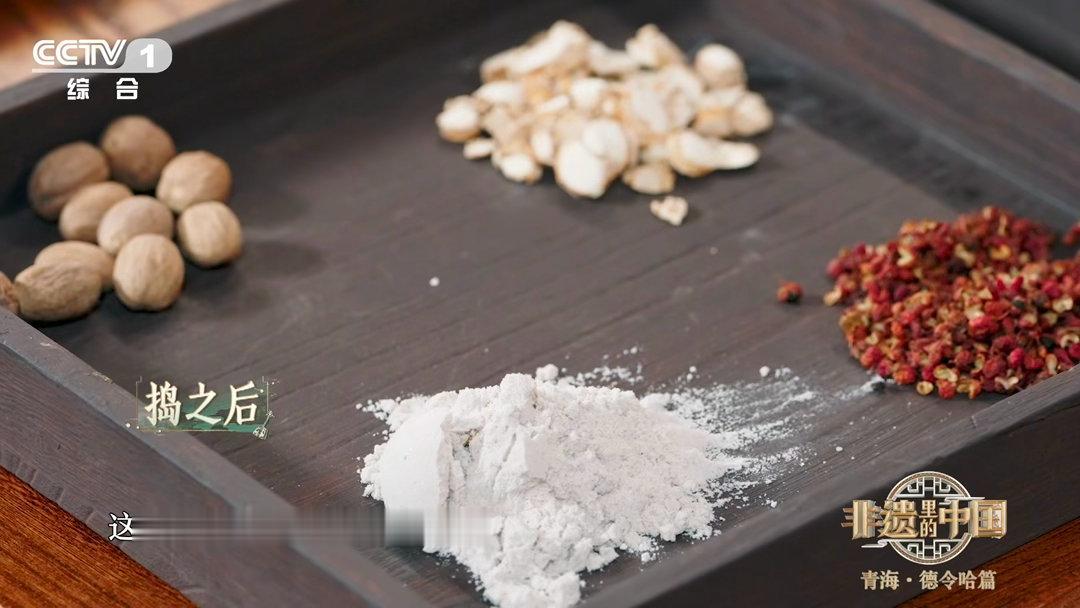 去过茶卡盐湖的嘴真严能入药的青盐还能雕艺术品非遗里的中国 从青海湖边的青盐到案头
