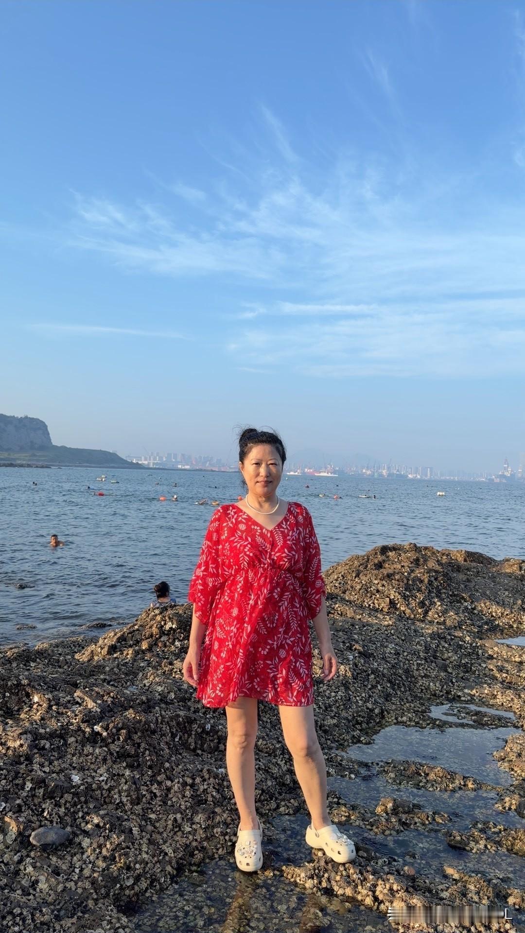 我是一位61岁的大妈，好多人说我已经算是老年人了。

可我自己并不觉得有多老，心