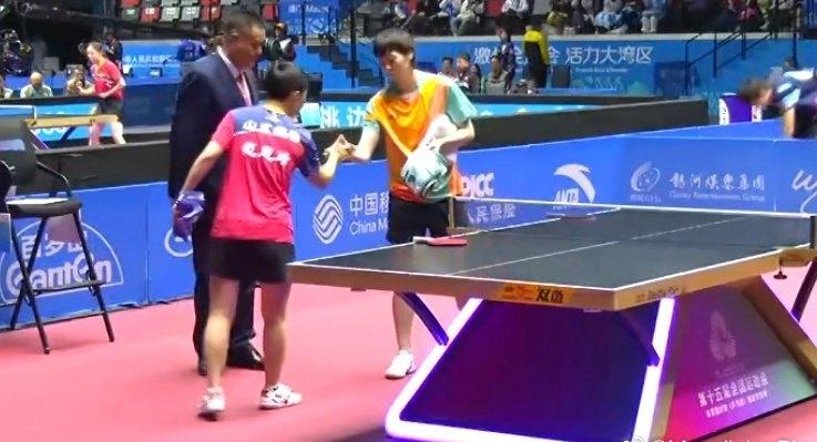 曼昱全运会首秀[奋斗]！
第一局范思琦11-6先胜王曼昱！
接下来的第二、三局范