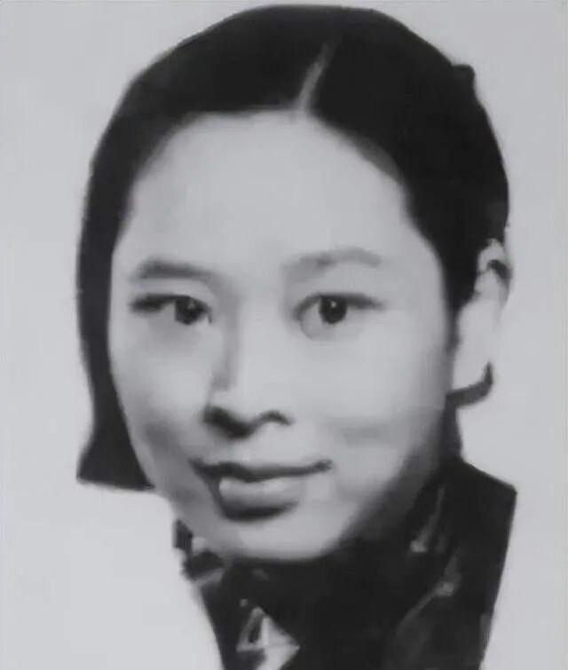 她是黄埔校花，与叶帅离婚后独自养子，儿子后来成为少将，她建国后担任全国妇联副主席