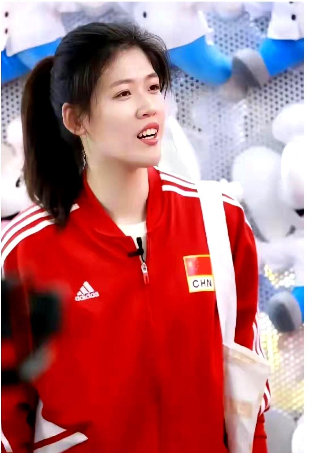 今年女排球迷的眼光，估计都要盯在意大利了。

咱们的老、中、青三代高手，朱婷、李