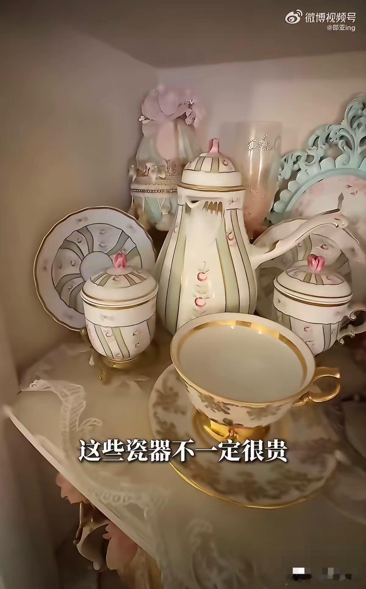 伊能静台北家是极繁主义天堂这套房产，是她44岁告别第一段婚姻后购入，不迎合任何人