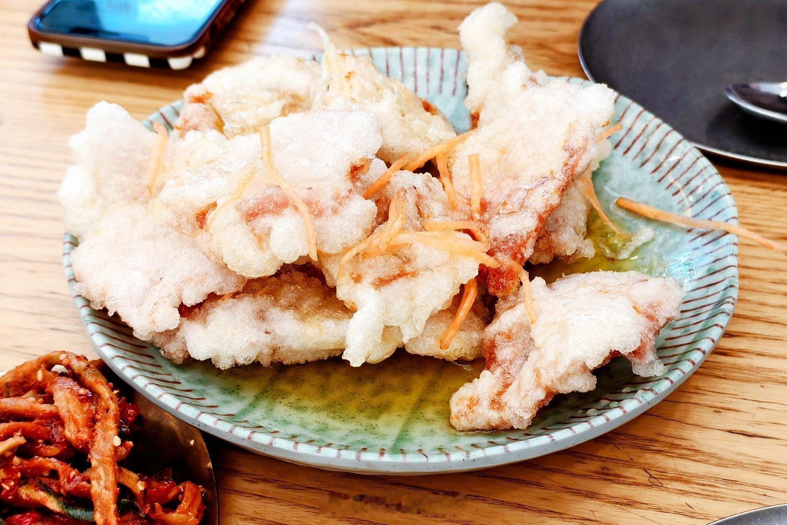 我就随便问问：锅包肉你一般能吃几块？反正我能力有限，吃三四块就是极限了，太腻每日