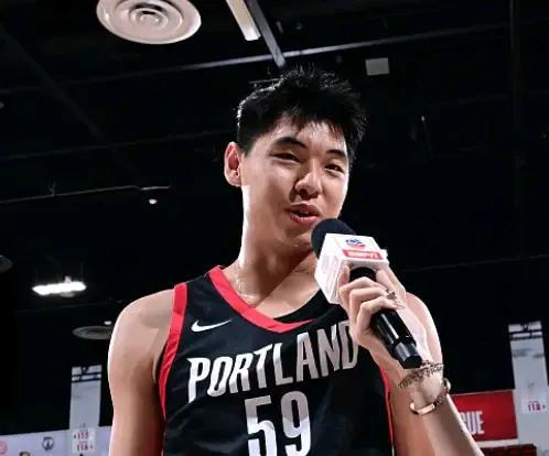 崔永熙仅出战3分钟，一分未得

基本上结束了自己的NBA之旅了

按这个表现拿一