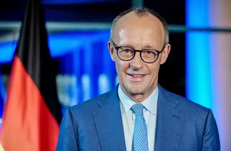 不再沉默！默茨强硬表态：德国不是谁都可以捏的"软柿子"

近日，德国总理默茨呼吁