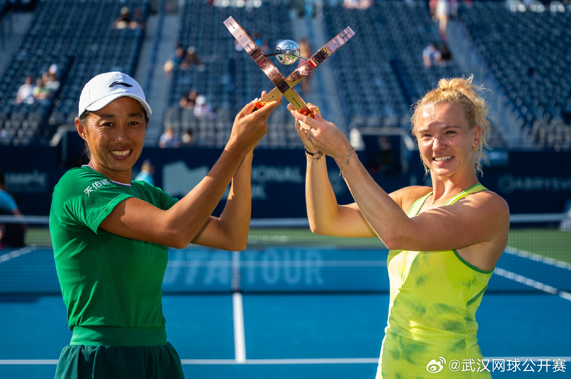 张帅/西尼亚科娃多伦多站加冕WTA1000 多伦多站双打决赛，头号种子张帅/西尼