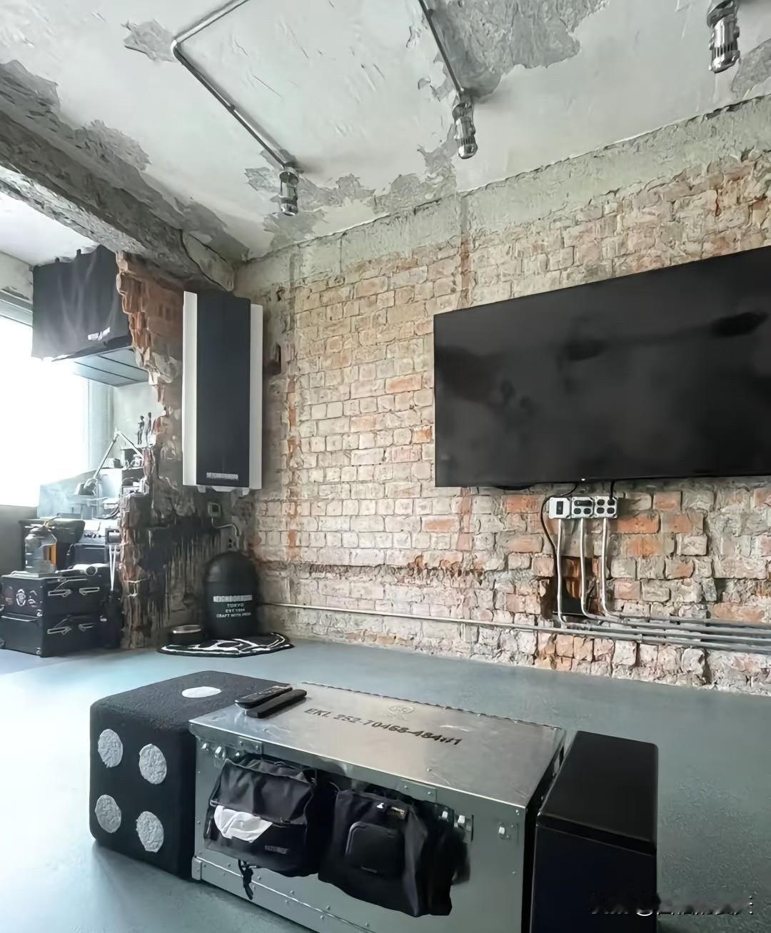 侘寂风格是什么风格比较抽象的装修风格，装好了就是美，装不好就是家徒四壁，所谓的妈