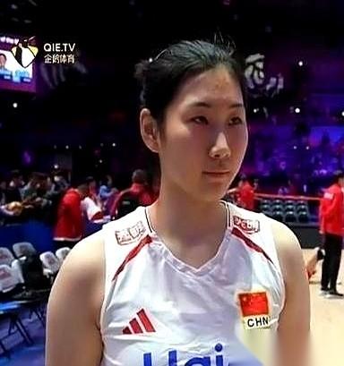 今年国家队的大名单，把去年就在的董禹含给刷下来了。
顶替她的，是刚进队的新人，李