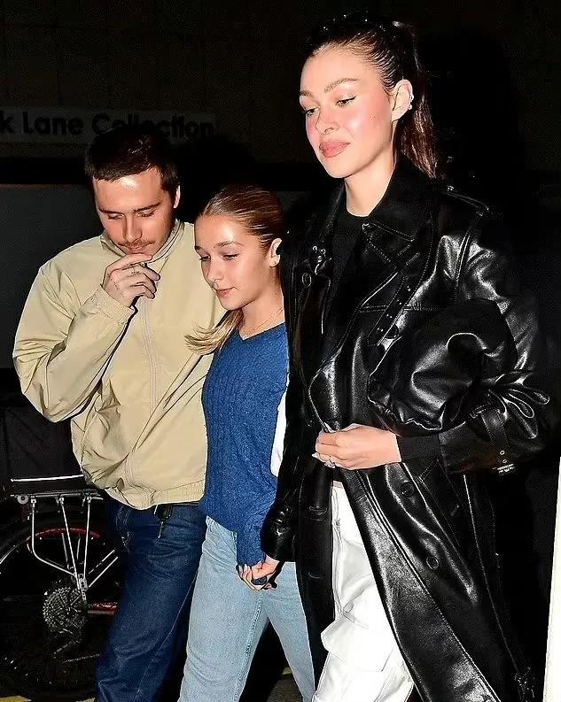 #妙笔生花创作挑战# 大布和Nicola还有小七一起在伦敦的Nobu吃饭！

大