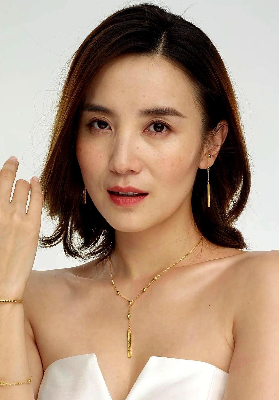 刚凭张桂梅在电视剧圈拿下飞天、金鹰、白玉兰“一穿三”，宋佳现在最怕的，恐怕就是再