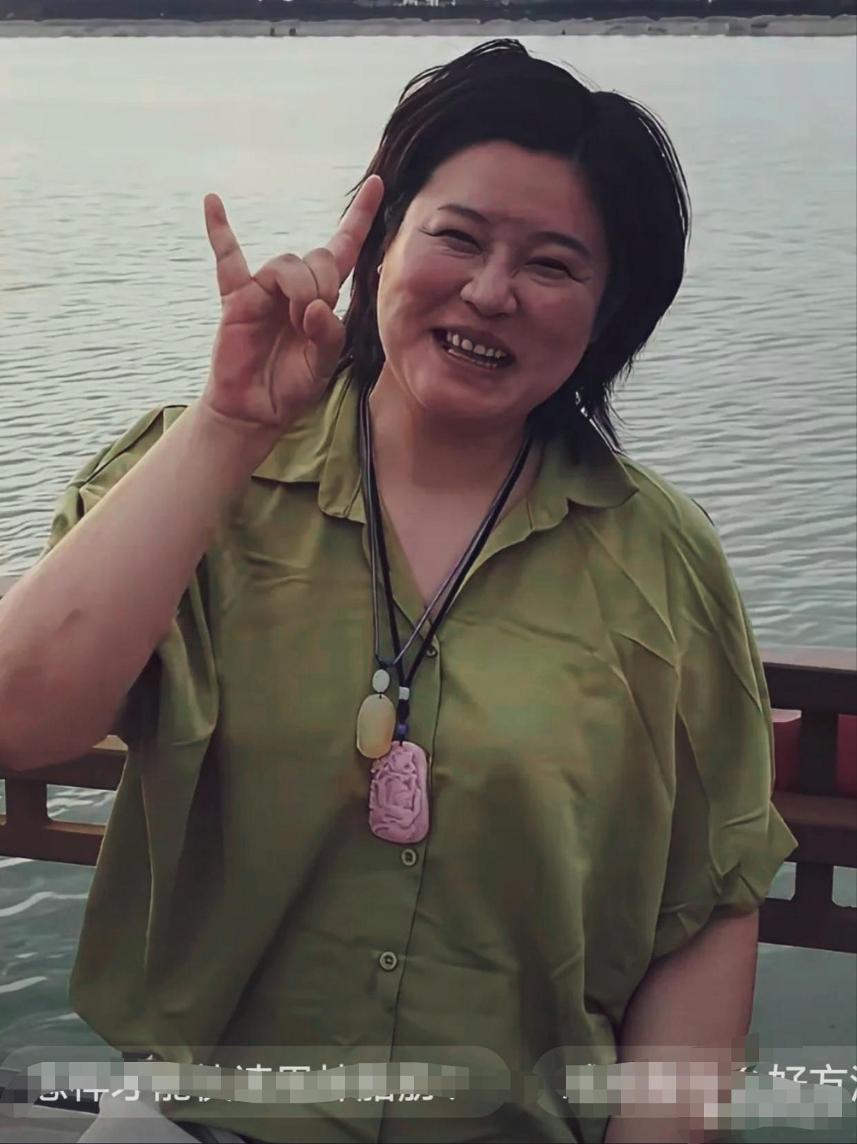 早年是国内知名顶尖超模，身高178cm，也曾出演《拿什么拯救你，我的爱人》里面的
