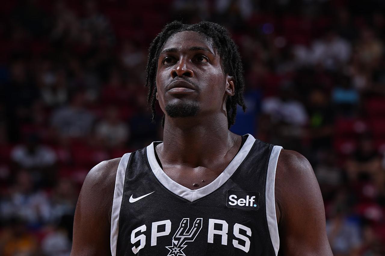 据裁定，前阿拉巴马大学中锋查尔斯·贝迪亚科已获临时限制令，可立即重返大学篮球赛场