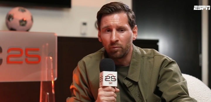 梅西说踢球从不在乎纪录 梅西接受ESPN专访，谈到职业生涯中最辉煌的一年梅西：“