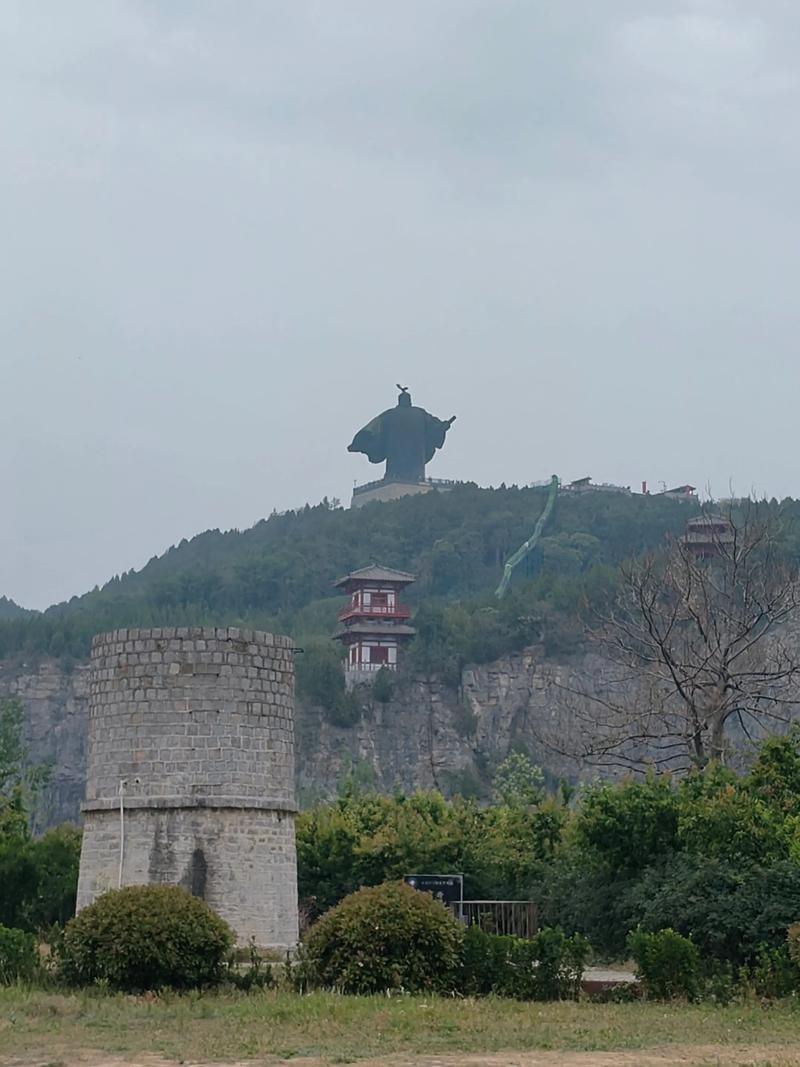 她亲眼看着丈夫被割喉，却拍手叫好，她是五代奇女