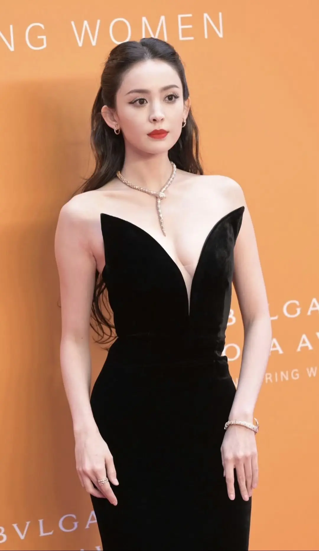 娜扎。