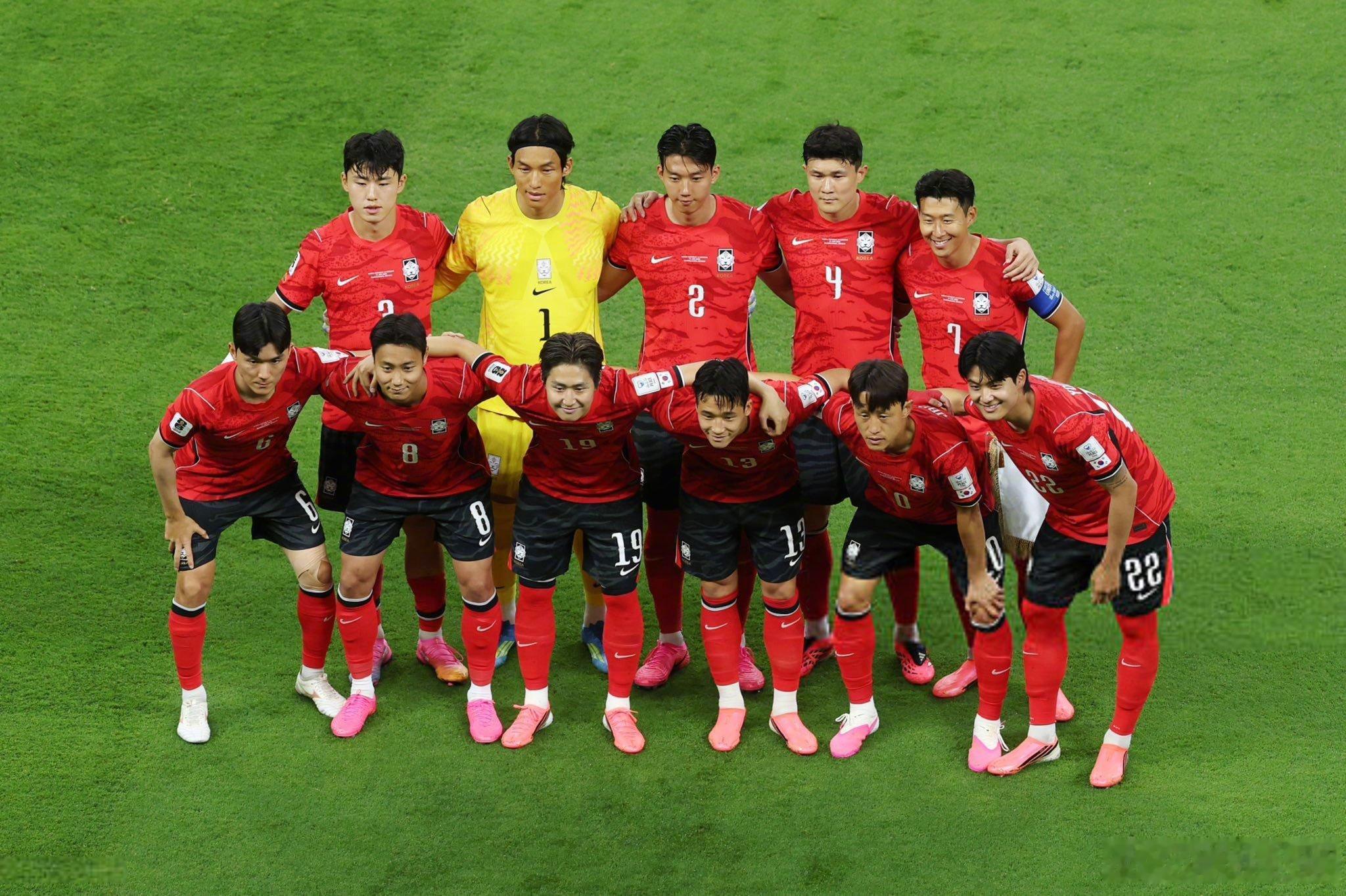 【韩国vs捷克 首发】韩国首发：1-金承奎、2-李韩汎、4-金玟哉、13-李太锡