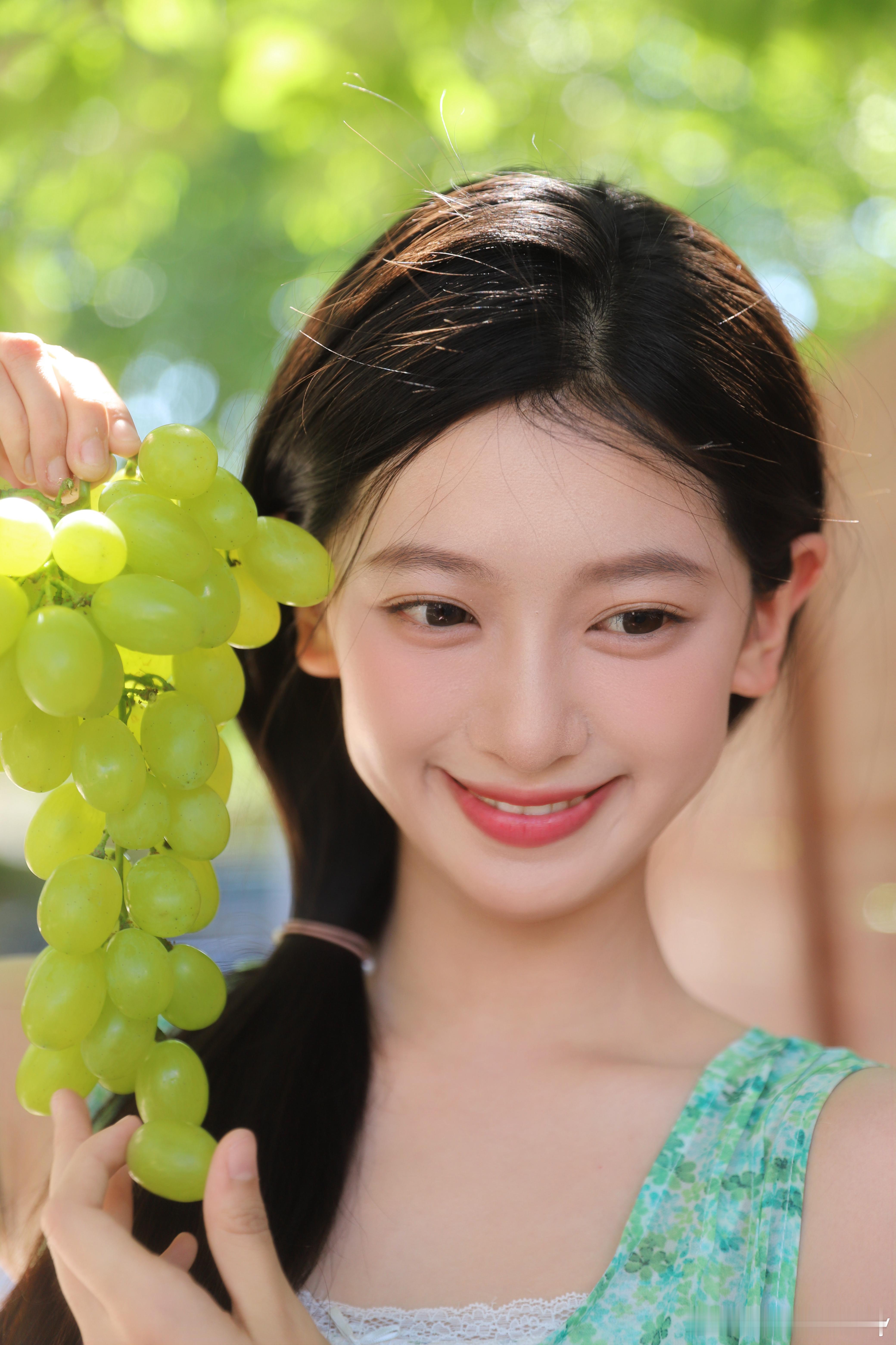 问到何时葡萄先熟透你要静候 再静候🍇氛围感夏天夏日 ​​​