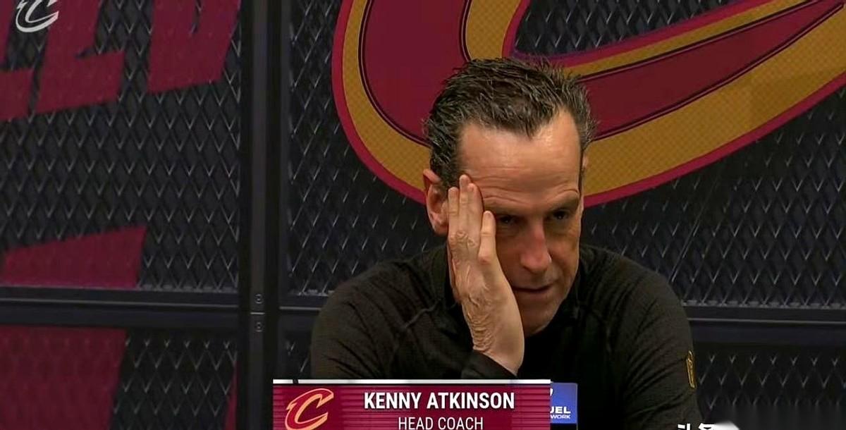 哈登、米切尔、斯特鲁斯、莫布利、阿伦。
我第一眼看到这个名单，真以为是哪个球迷喝