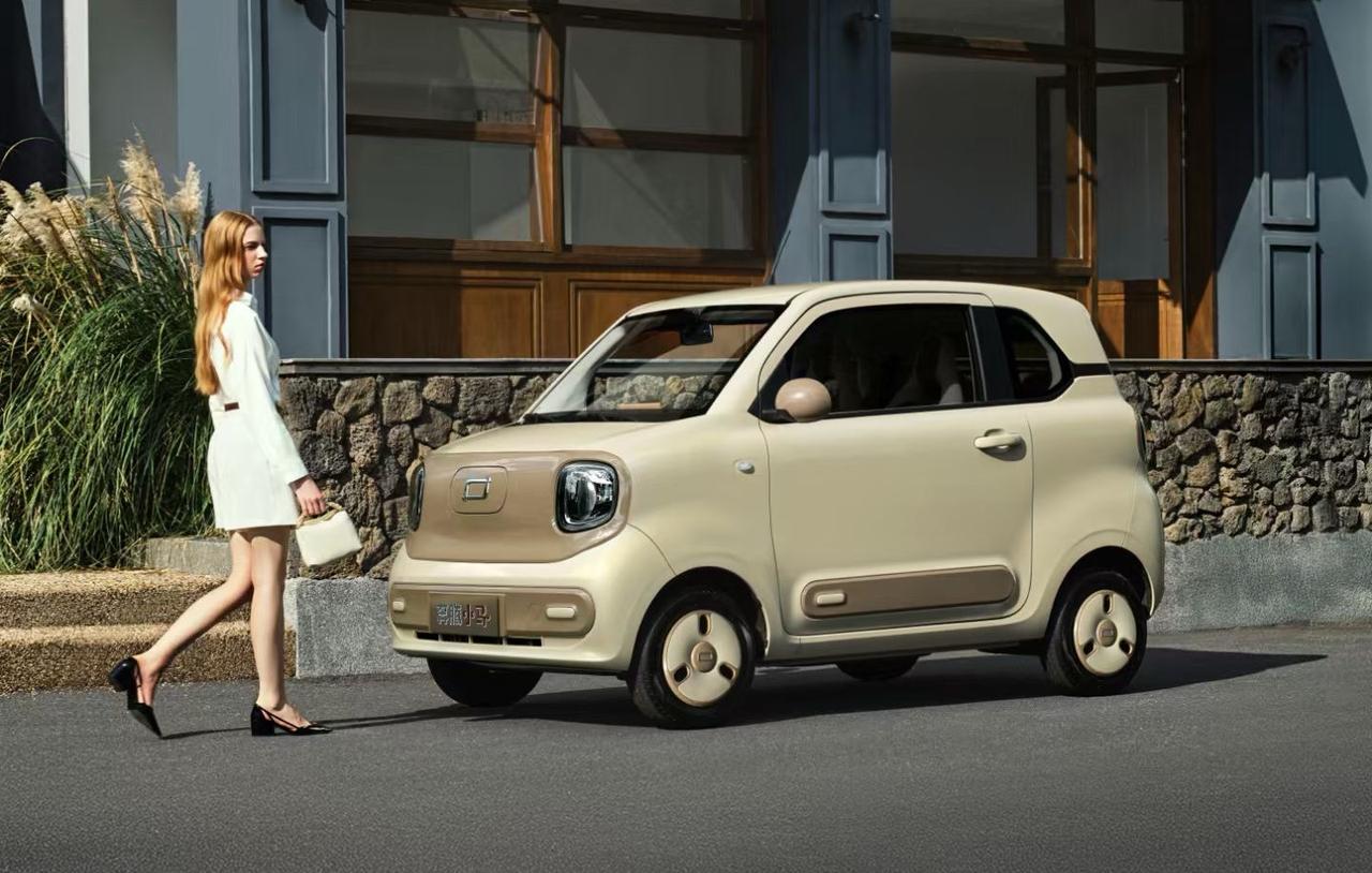 【创新高！一汽奔腾10月销量超2万辆】日前，一汽奔腾官宣：今年前10月，累计销量