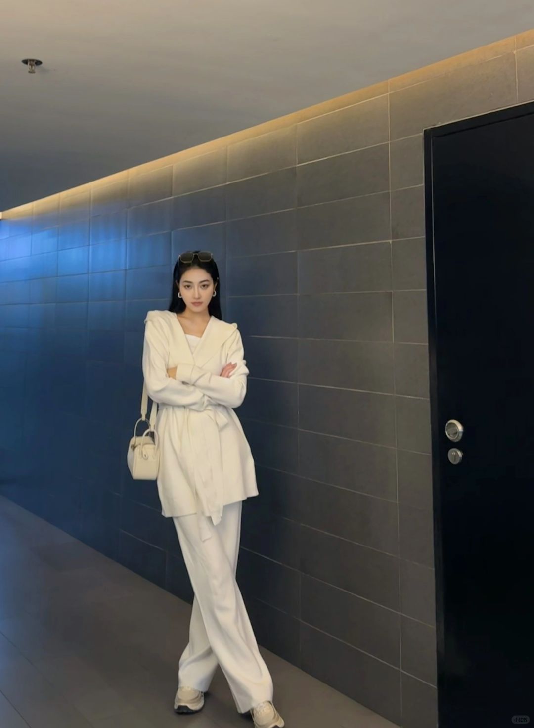 走路带风的女人