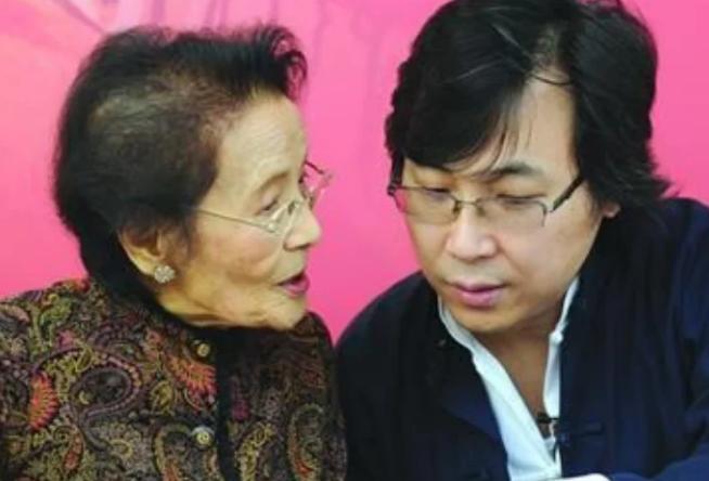 一天，廖昌永对妻子说：“我妈七十多岁了，还有糖尿病，我想接她来一起住，可她是农村