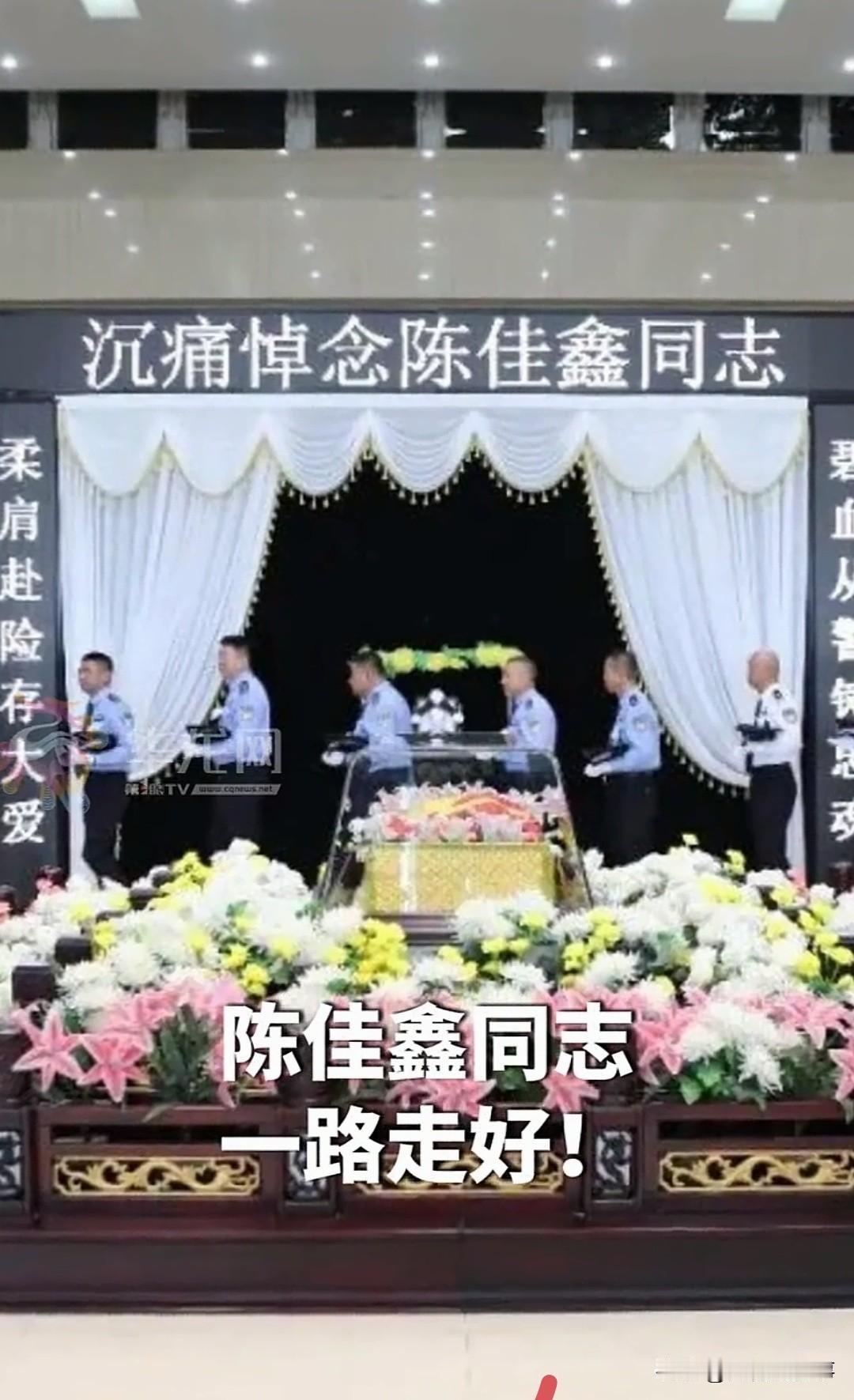 6月18号下午，包头市公安局青山分局自由路派出所。

陈佳鑫接到报警：有人要跳楼