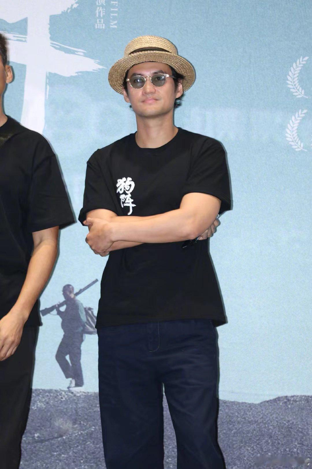 #张歆艺 彭于晏的身材你们懂的#根本没有人可以拒绝彭于晏的魅力，他的身材确是非常