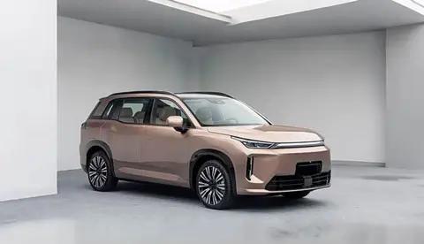 i60计划于11月正式发布。新车此前已完成工信部申报，提供增程式与纯电动两种动力