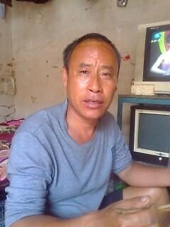 转眼之间爸爸已经走了2年了
有一年奶奶生病住了4个月的院，眼看着快不行，爸爸哭的