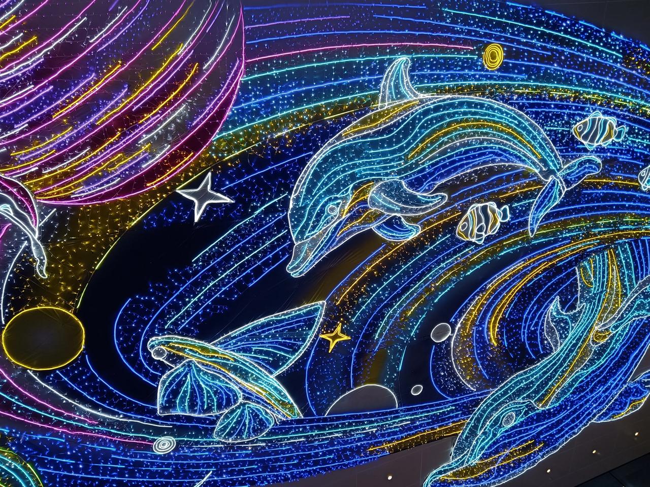 今天邻居孩子说黄金钻石最值钱了，我娃说时间最值钱，我说健康最值钱。