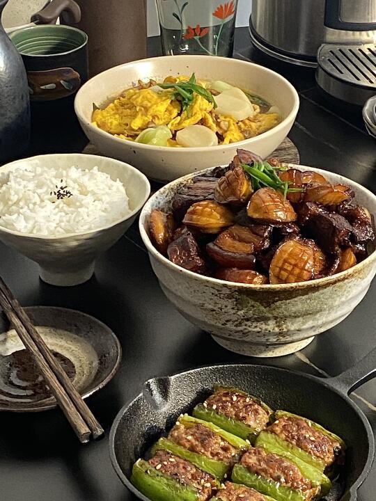 今日菜谱📜红烧肉 青椒酿肉 年糕肉丝汤🥢
