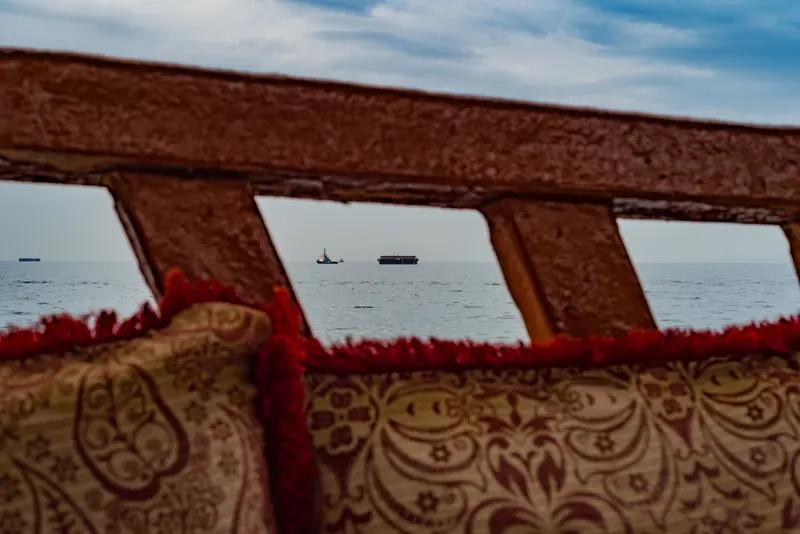 霍尔木兹海峡：美军“最强海军”的困局之殇

在风云变幻的国际军事舞台上，一场别样