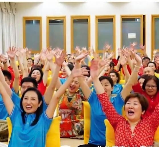 《东北女子张馨月：用“高维智慧”骗1.2万人，35亿赃款买12套豪宅，受骗者多是