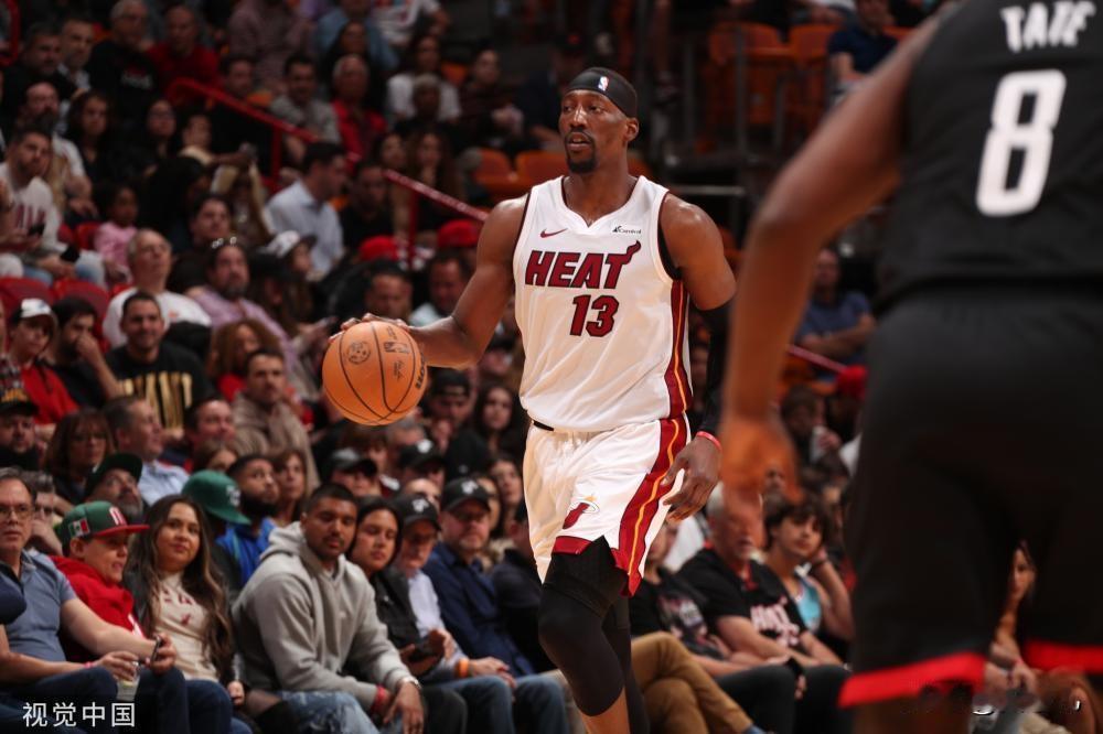 希罗28分范弗利特32+5+7难救主 热火击退火箭
北京时间1月9日，NBA常规