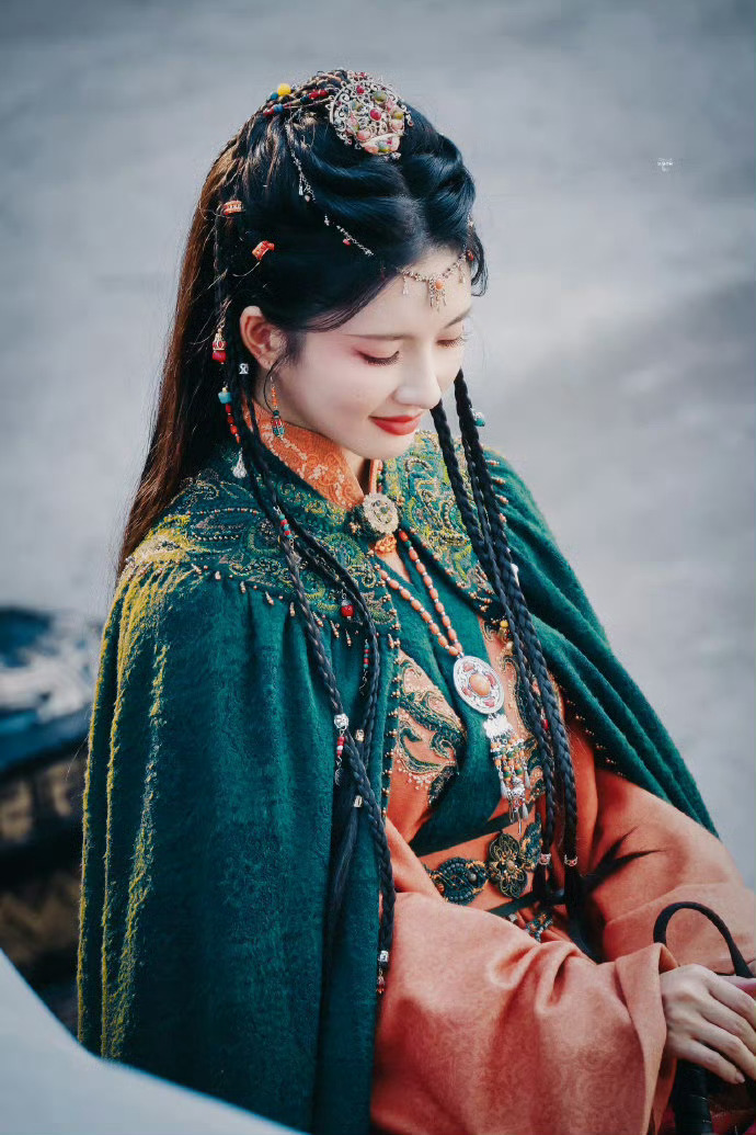 电视剧公主官宣快点播吧，妆造选角都在我的审美点上蹦迪，这种设定真的盼了好久了，别