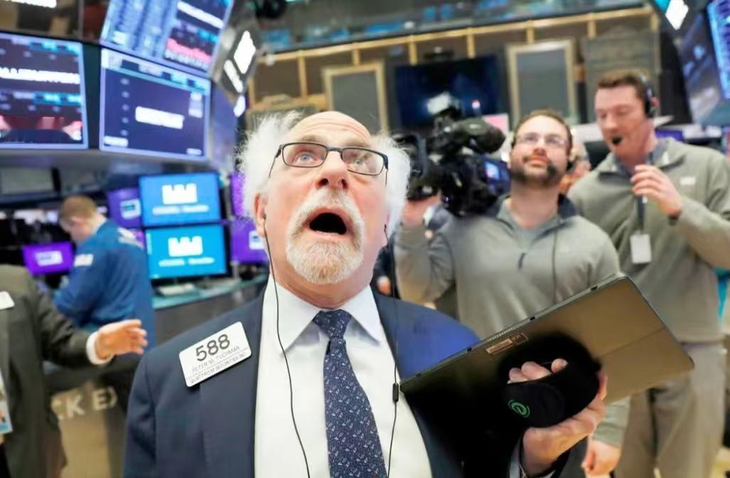 美媒最近终于承认了一个事实：中国年轻人对西方幻灭了。

曾几何时，对于不少中国年