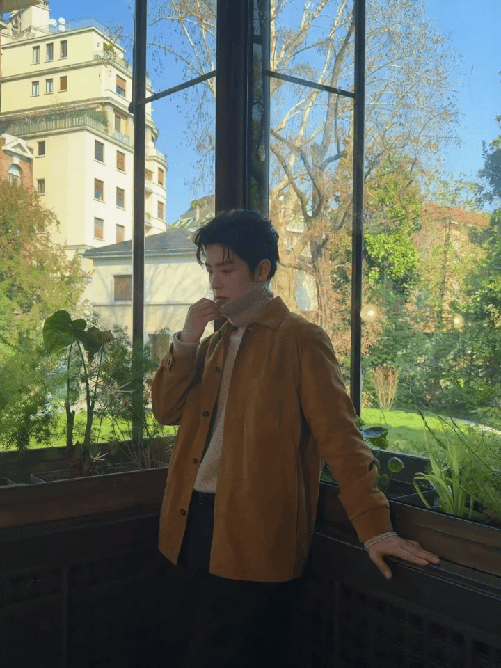 你眨眨眼睛，就变成一颗星星落入我的心。 米兰时装周最闪耀的星！肖战◎肖战gucc