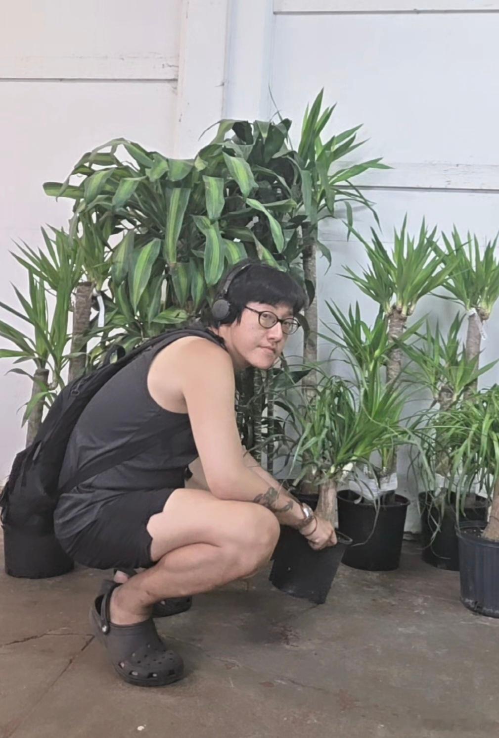 你好，男人应该学习修建美丽的花园，每天一出门就是香香的，四处都是美丽的东西。不然