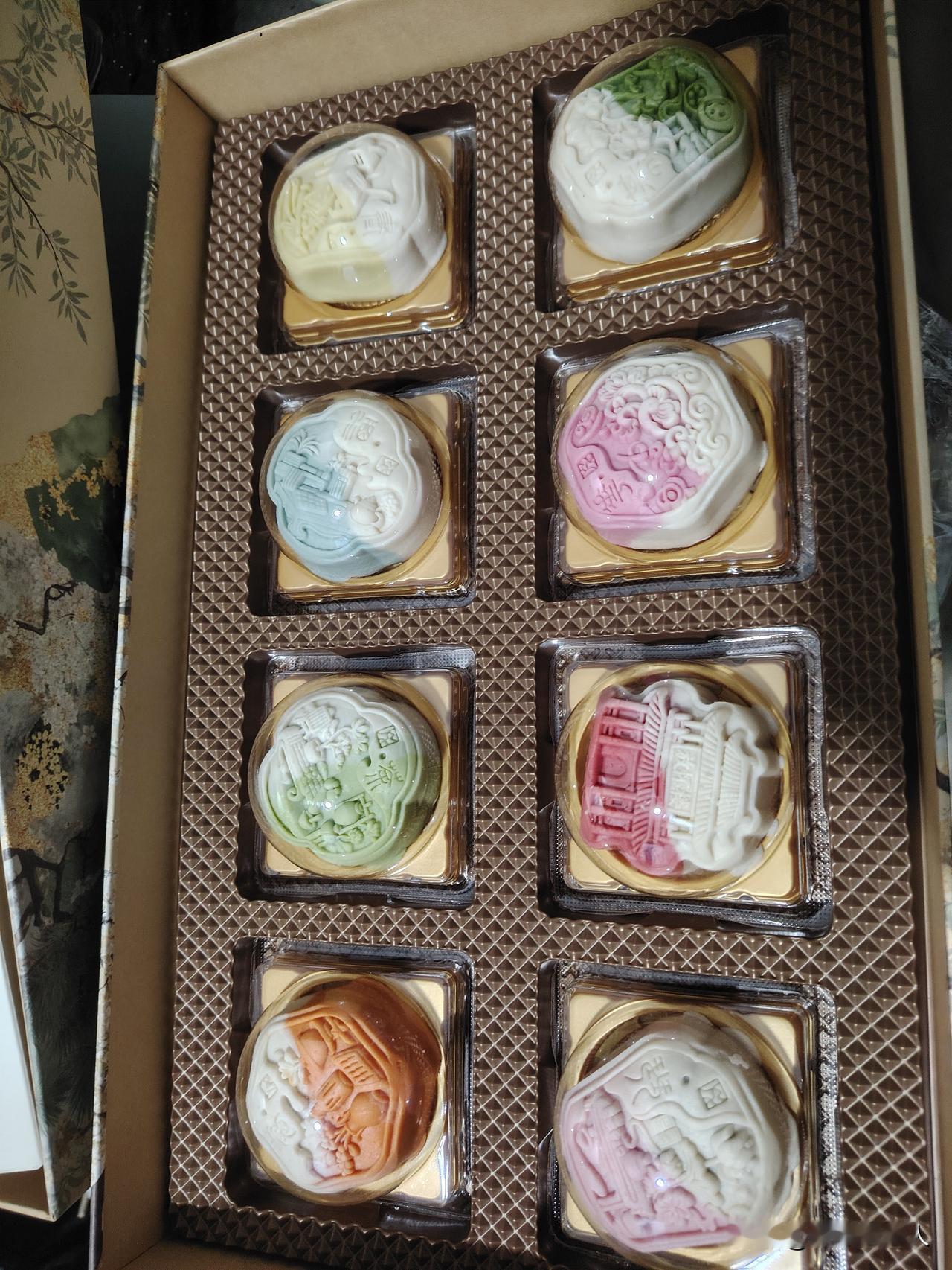微头条｜中秋月圆，各式各样的月饼，你今晚吃的哪一款？
 
今晚中秋节，大家都吃月