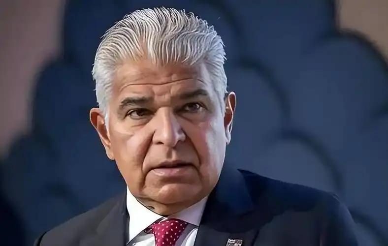 巴拿马总统终于说了句清醒话

4月9日，巴拿马总统穆利诺公开表示“无意与中国产生