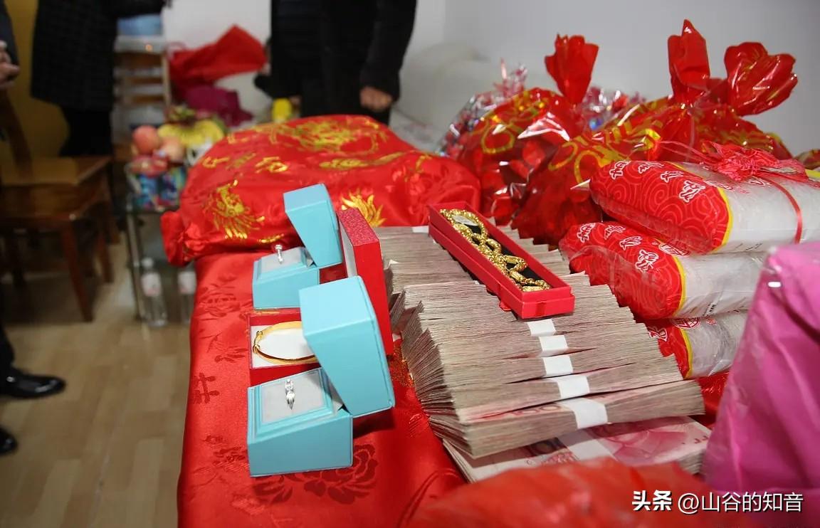 母亲人间清醒！拒绝用女儿30万彩礼给儿子买车
 
这个母亲真是人间清醒！”哥哥看