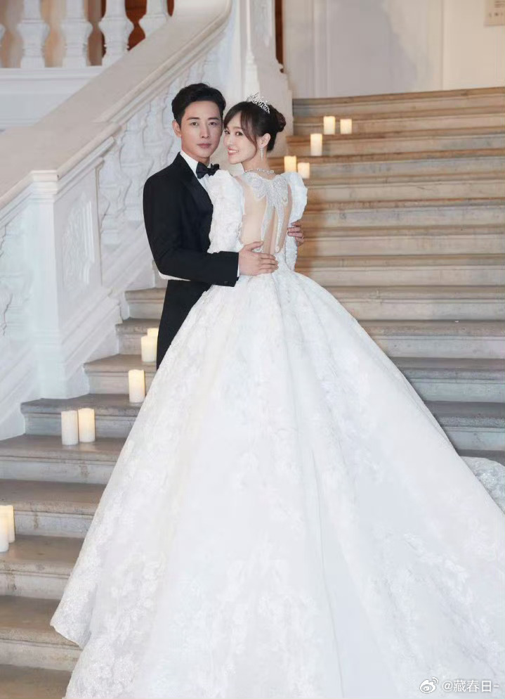 刘大锤聊唐嫣罗晋感情近况针对唐嫣与罗晋的感情状态，刘大锤给出了自己的观察：唐嫣长