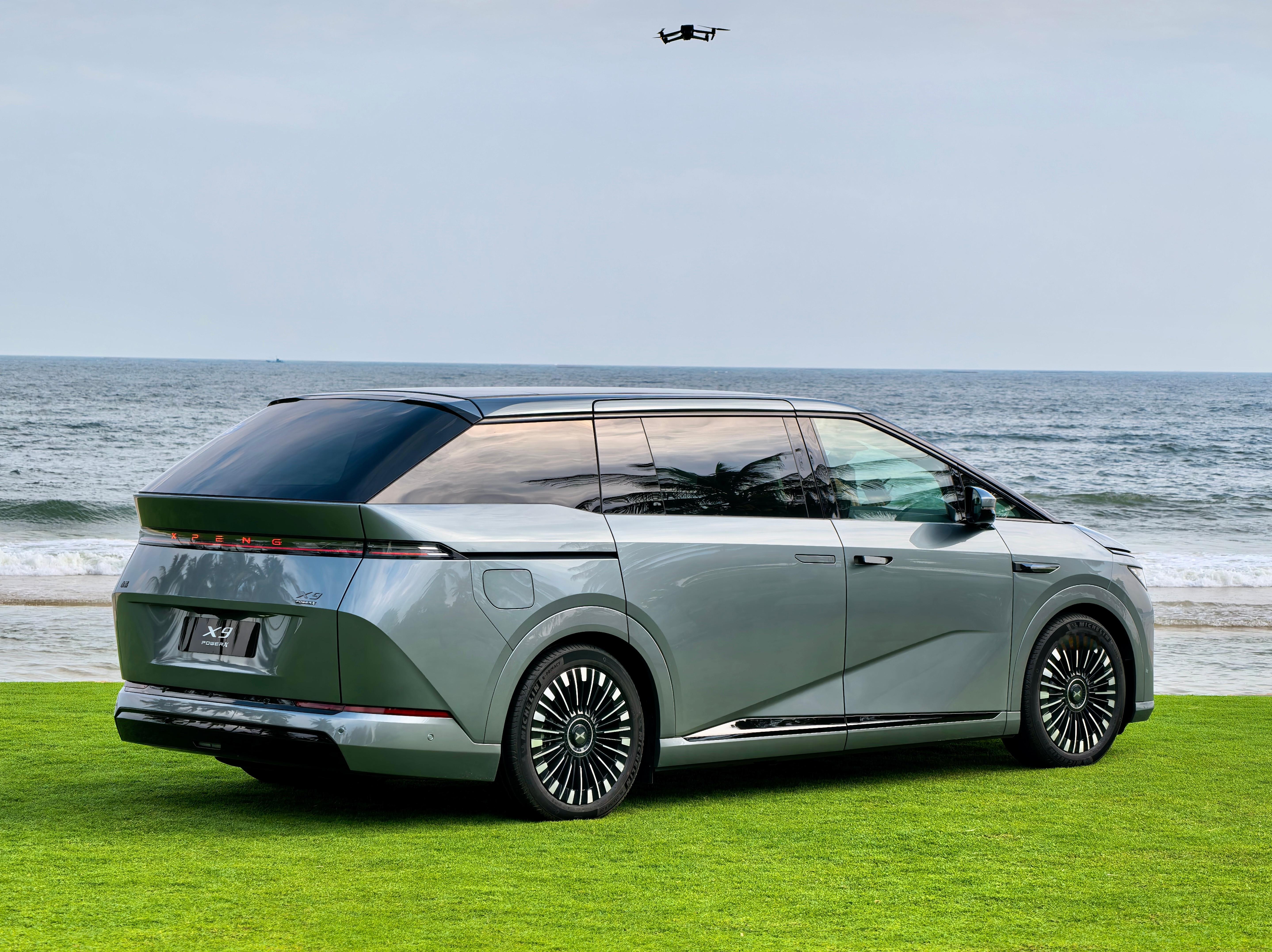 小鹏X9超级增程版 60升油箱+63.3度大电池+后轮转向[嘻嘻] ​​​