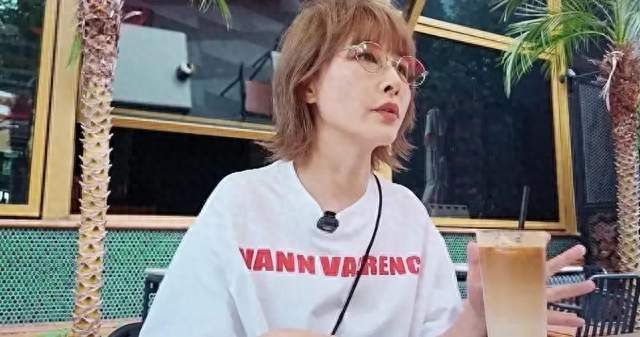 许飞口碑一言难尽！背刺闺蜜、小牌大耍、谎话连篇，过往太不经扒