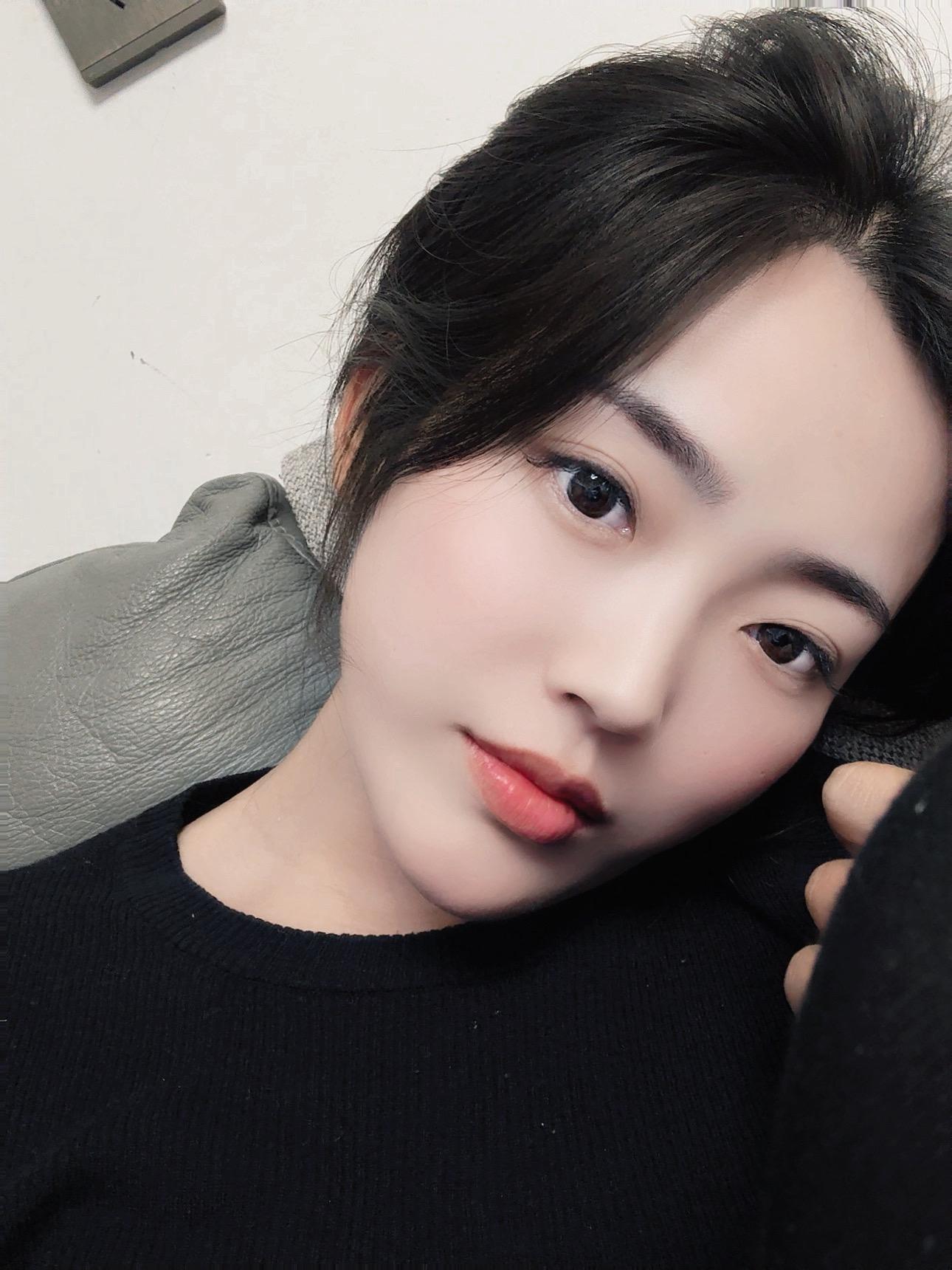 心里藏着疲惫和崩溃 一边崩溃堕落一边又在拼了命的自愈