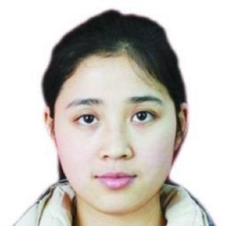 1990年，重庆36岁光棍捡到了一个女婴，不舍吃不舍喝将女孩养大，谁知，养女成年